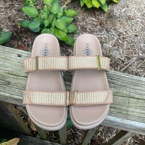 Serra Women's Gold Slide Sandals - Sz 7